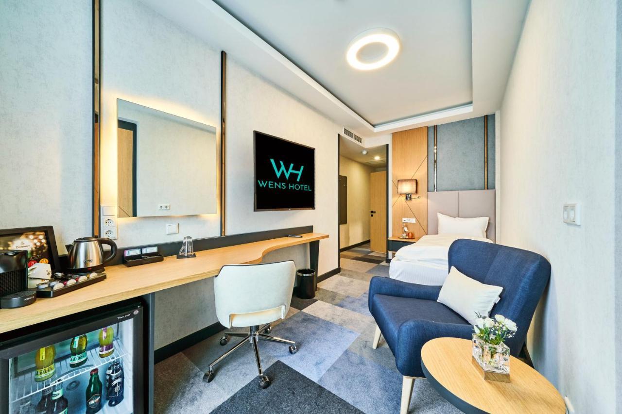 Wens Hotel Mainz Exteriör bild